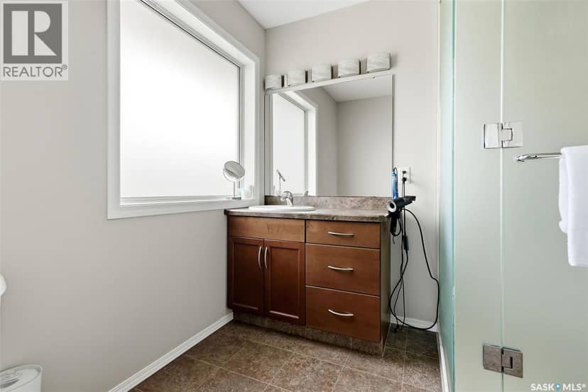 8097 Wascana Gardens Crescent — photo 26 of 40