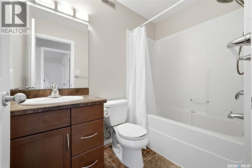 8097 Wascana Gardens Crescent — photo 30 of 40