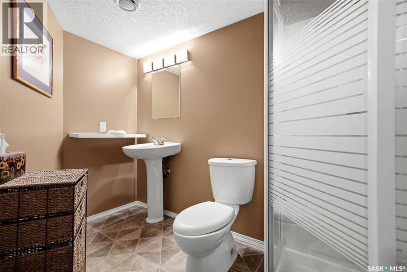 8097 Wascana Gardens Crescent — photo 38 of 40