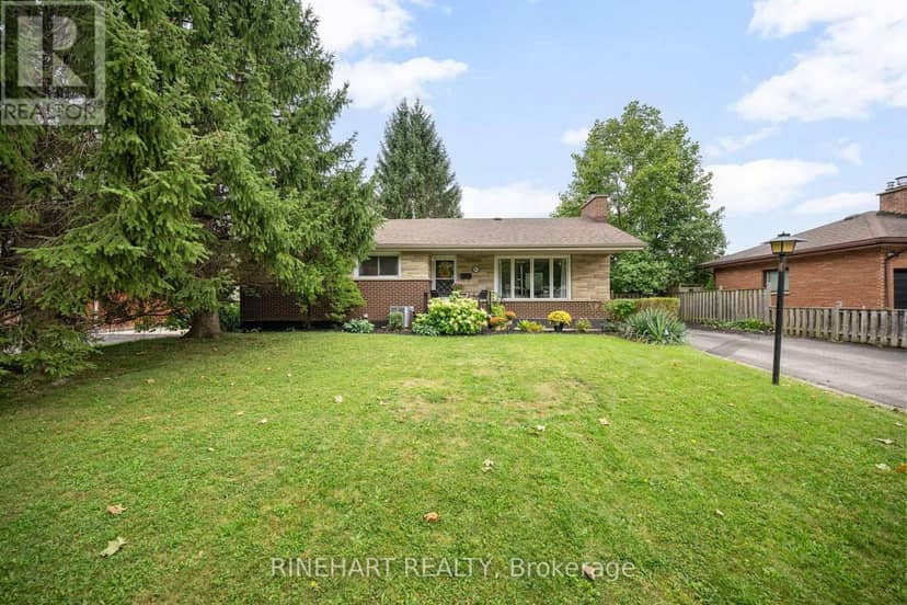 311 Burlington Crescent, London South, photo 2