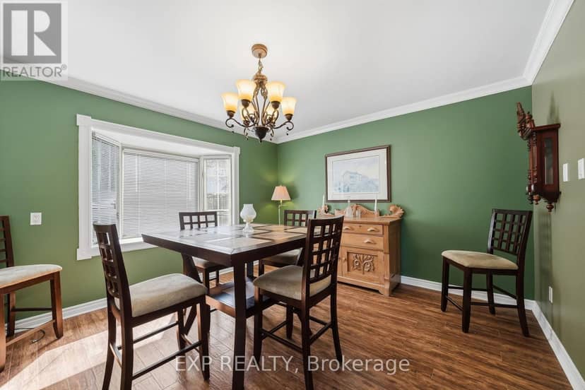 56 Yardley Place, London North, photo 7