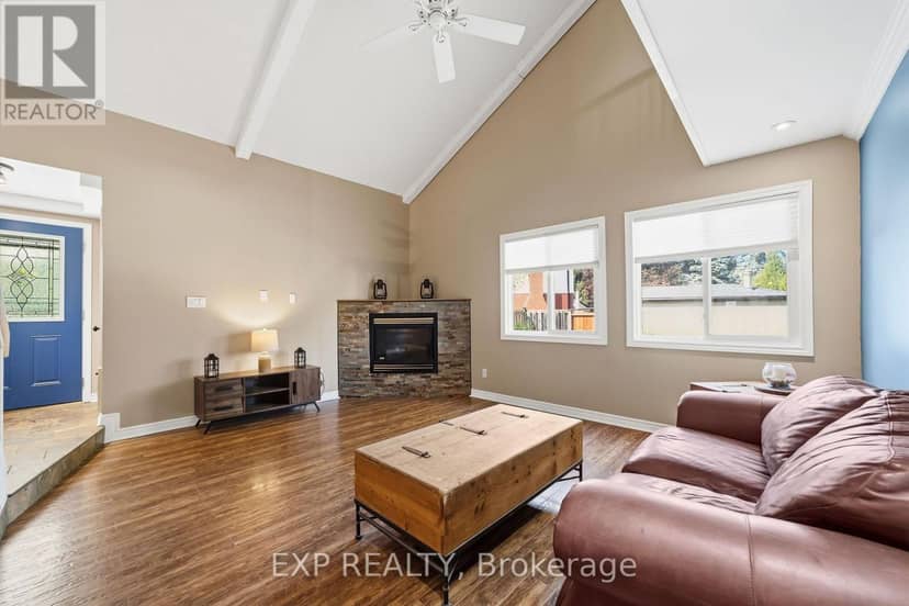 56 Yardley Place, London North, photo 8