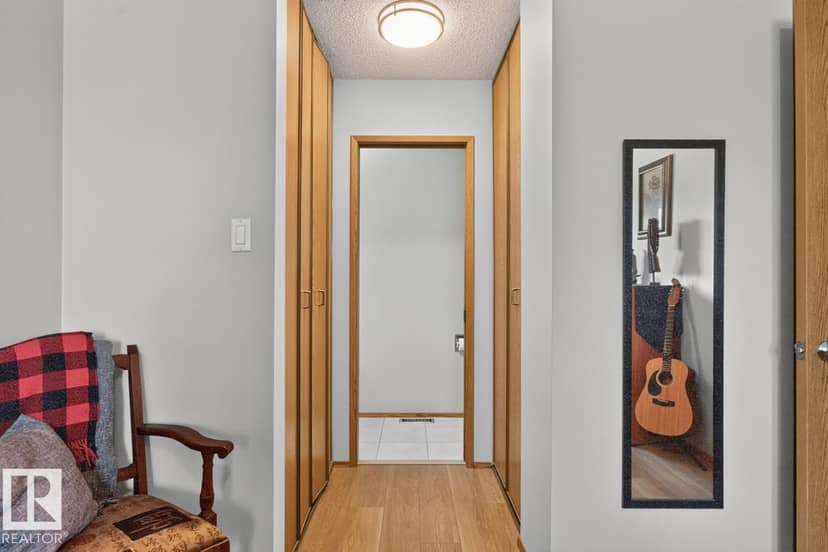 10860 11 AV NW — photo 19 of 40
