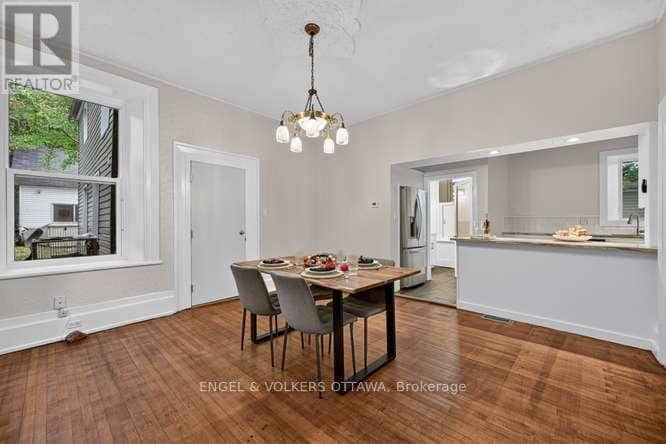 716 King Street W — photo 16 of 40
