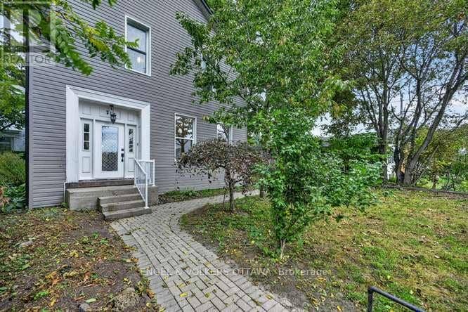 716 King Street W, Prescott, photo 3