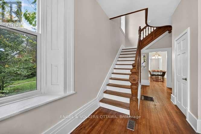 716 King Street W, Prescott, photo 7