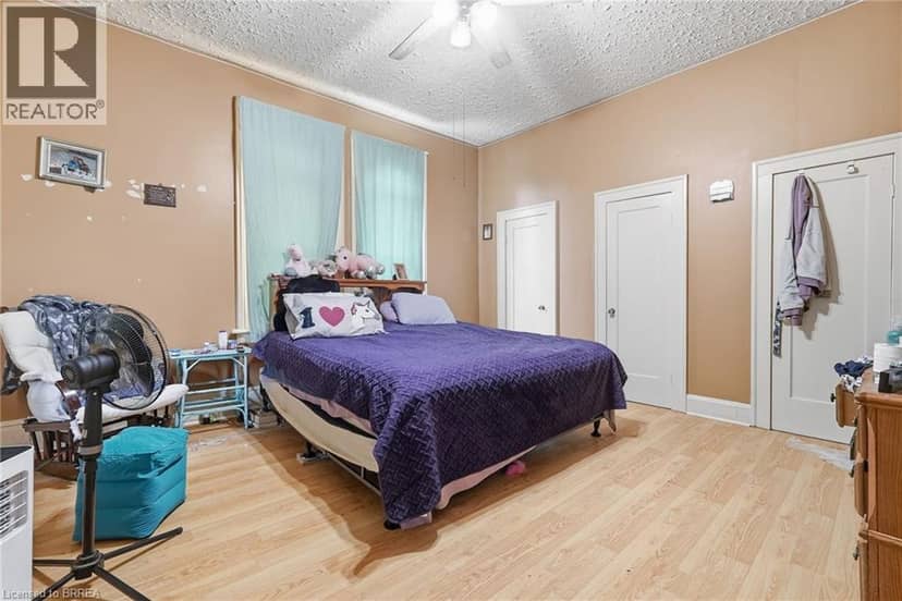 107 CAYLEY Street — photo 19 of 40