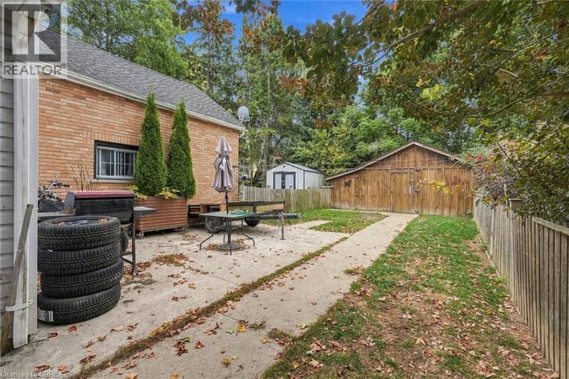107 CAYLEY Street — photo 25 of 40