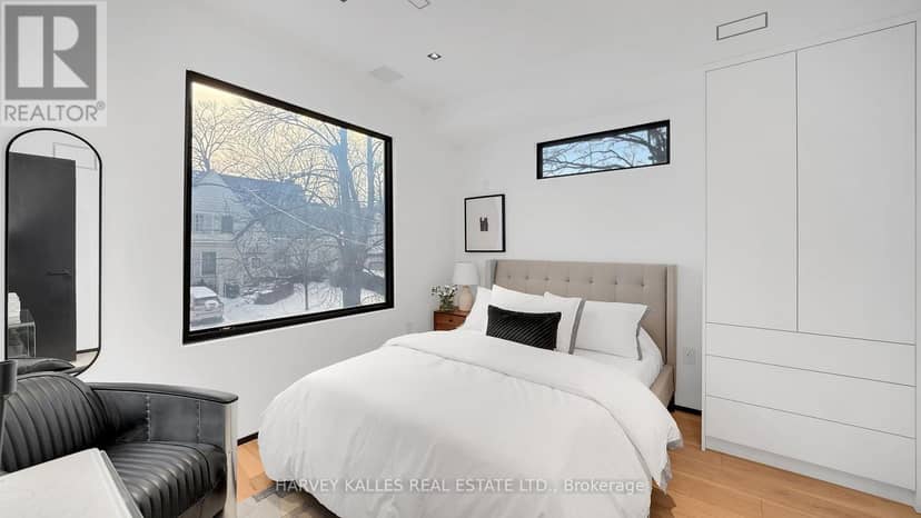 4 Douglas Crescent — photo 19 of 38