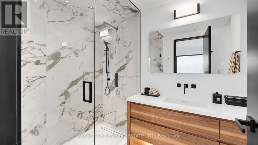 4 Douglas Crescent — photo 20 of 38