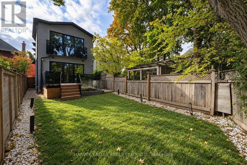 4 Douglas Crescent — photo 32 of 38