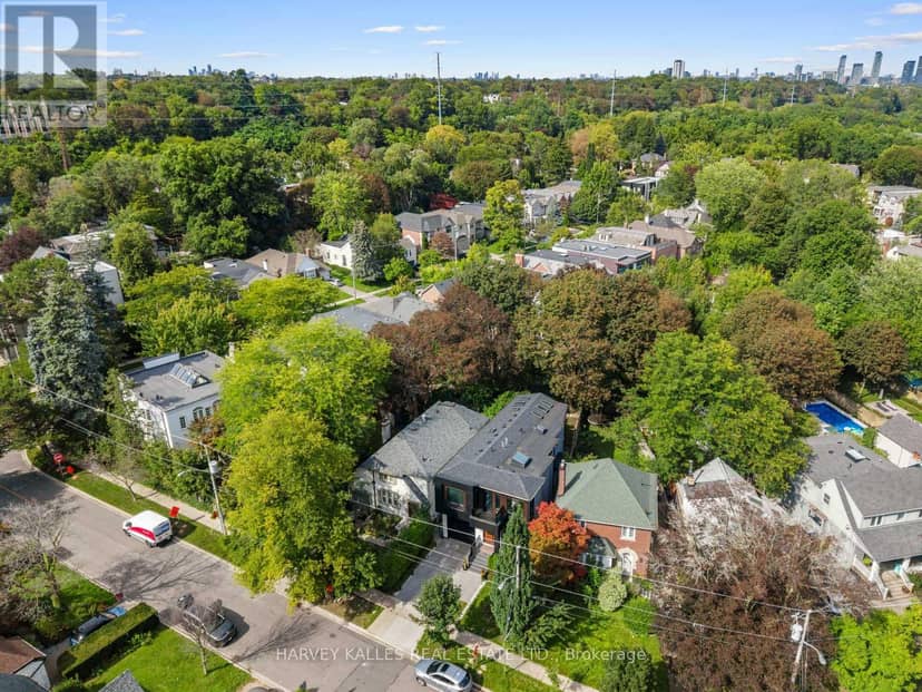 4 Douglas Crescent — photo 37 of 38