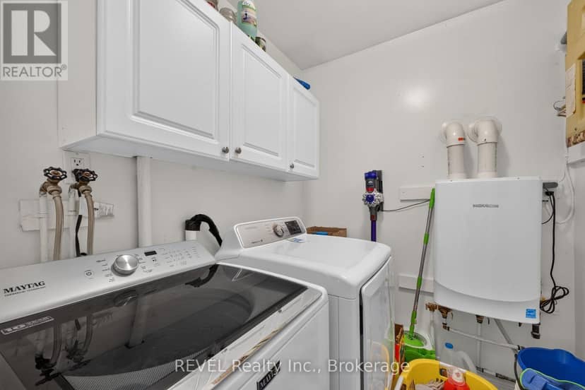 3262 Young Avenue — photo 14 of 24