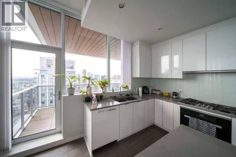 6638 DUNBLANE AVENUE, Burnaby