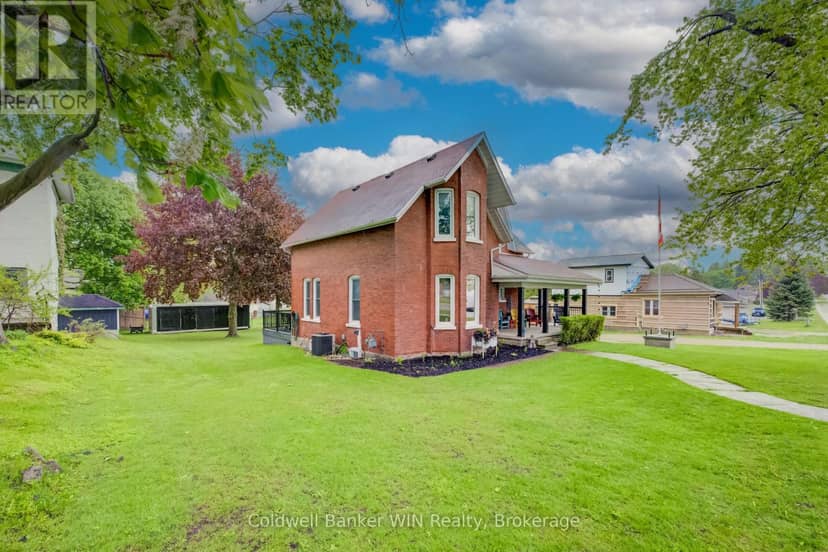 310 Main Street W, Minto, photo 2