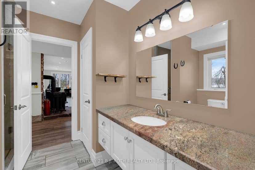 2700 Line 4 N — photo 39 of 40