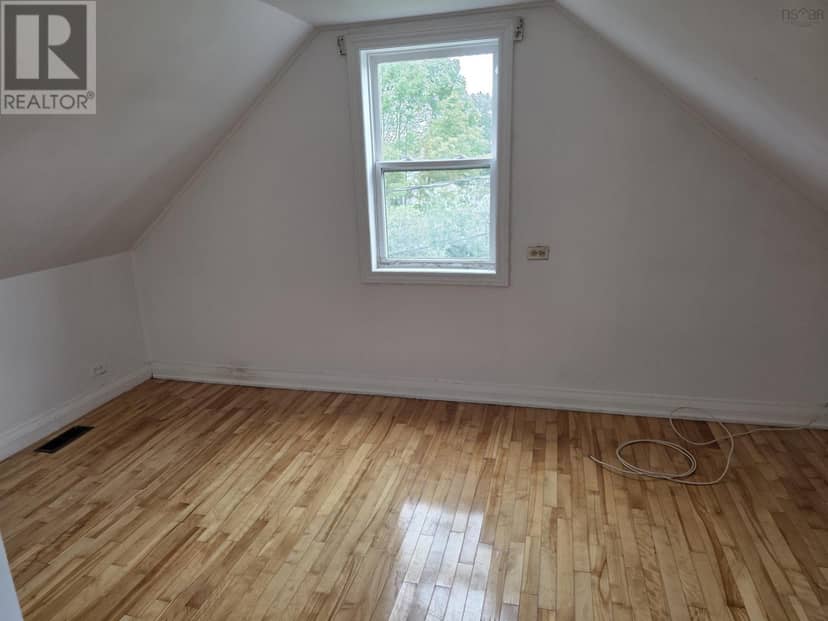 618 Main Street — photo 21 of 27