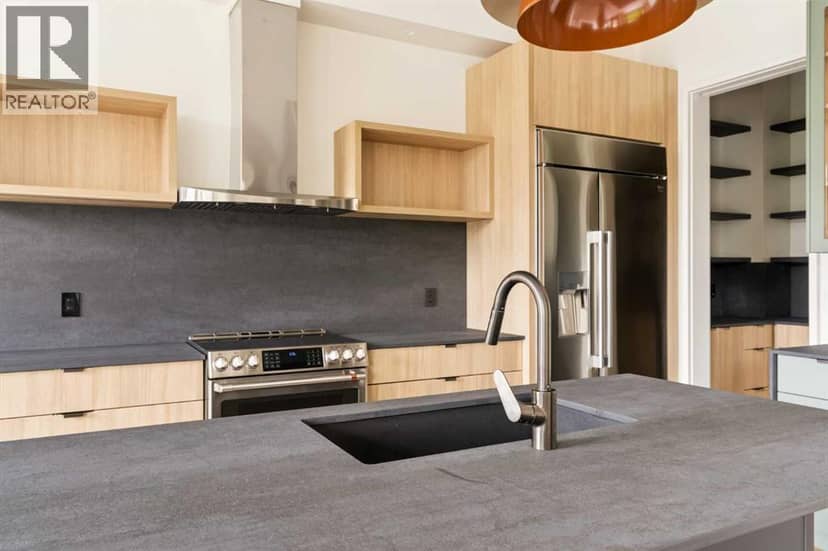 3C Willow Crescent SW — photo 16 of 40