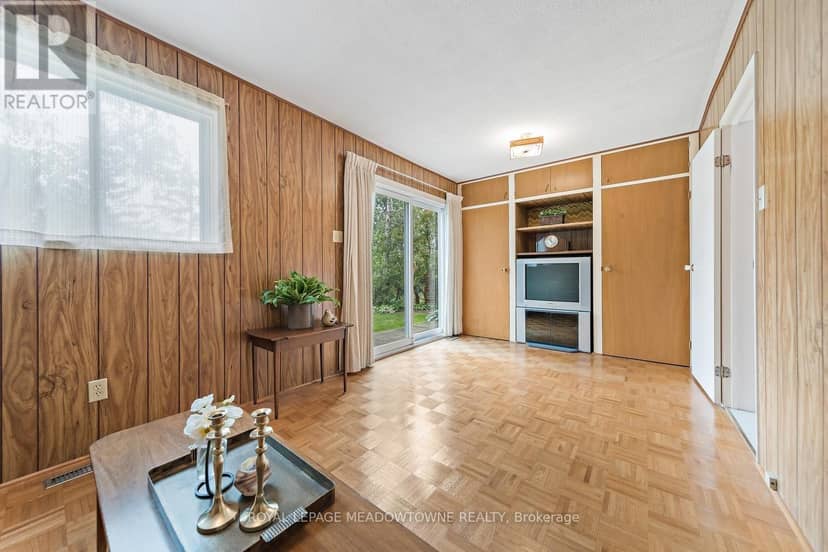 38 Jasper Crescent — photo 29 of 38