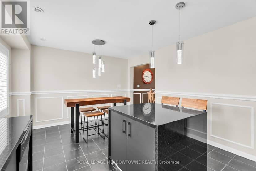 70 Betterton Crescent — photo 11 of 30