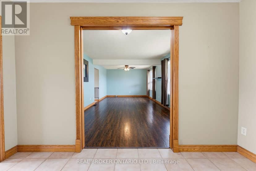 7877 Canborough Road — photo 9 of 40