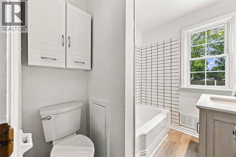 699 William Avenue — photo 15 of 40