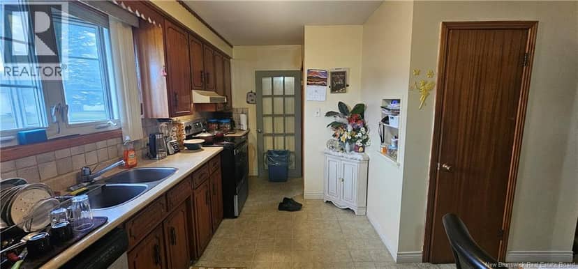 118 Spruce Street — photo 2 of 17