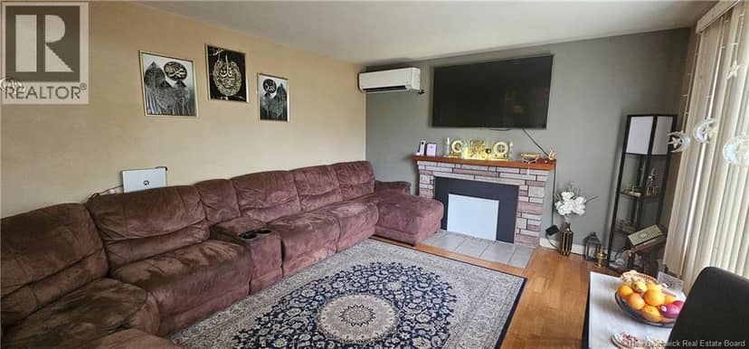 118 Spruce Street — photo 4 of 17