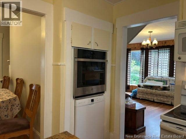 220 Maple Avenue — photo 14 of 28