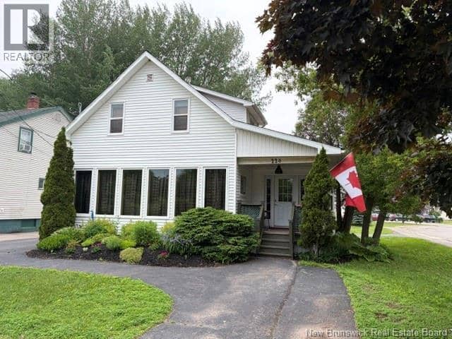 220 Maple Avenue, Sussex, photo 2