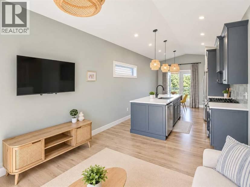 670 Anderson Close NW, Diamond Valley, photo 6