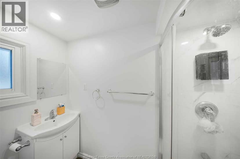 771 Chilver Road — photo 20 of 40