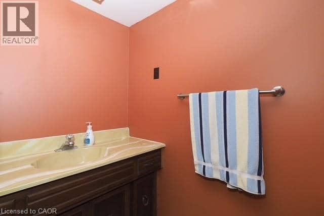 90 PEPPERWOOD Crescent — photo 21 of 22