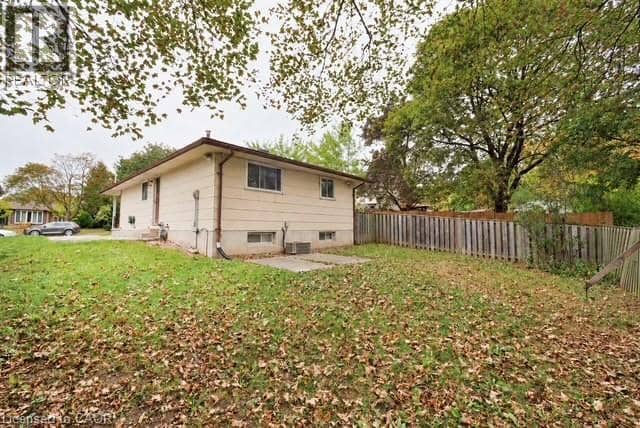 90 PEPPERWOOD Crescent, Kitchener, photo 6