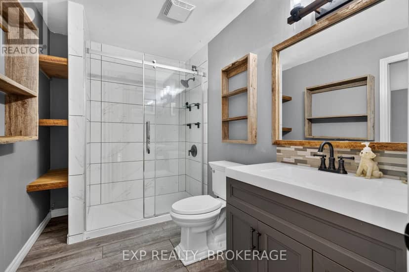 9009 Perth Road, Rideau Lakes, photo 8