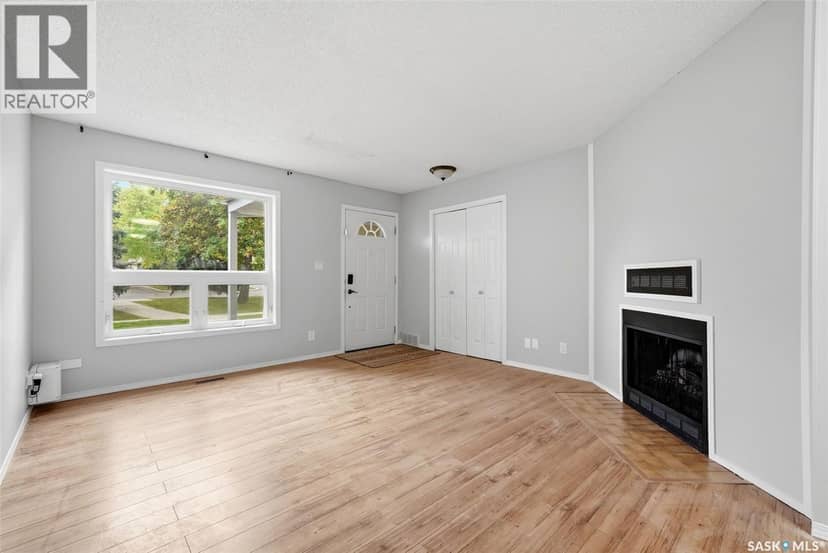 104 Cedar Meadow DRIVE — photo 4 of 22