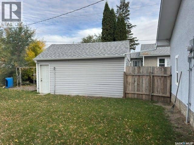 921 109th STREET — photo 2 of 12