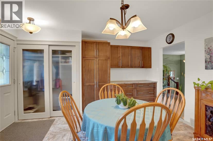 972 Simcoe Street — photo 15 of 40