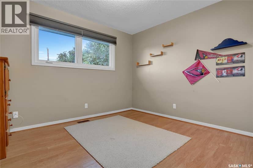 972 Simcoe Street — photo 25 of 40