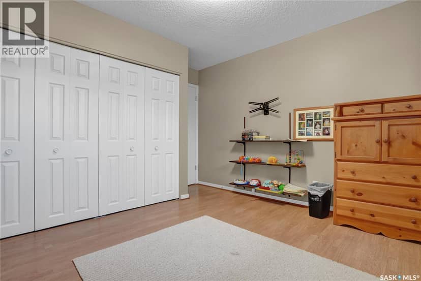 972 Simcoe Street — photo 26 of 40