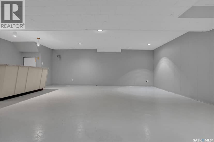 972 Simcoe Street — photo 33 of 40