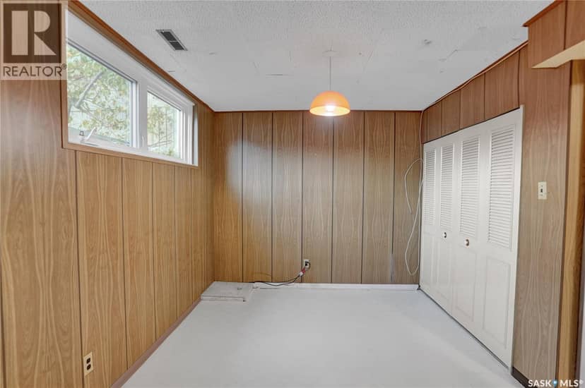 972 Simcoe Street — photo 34 of 40