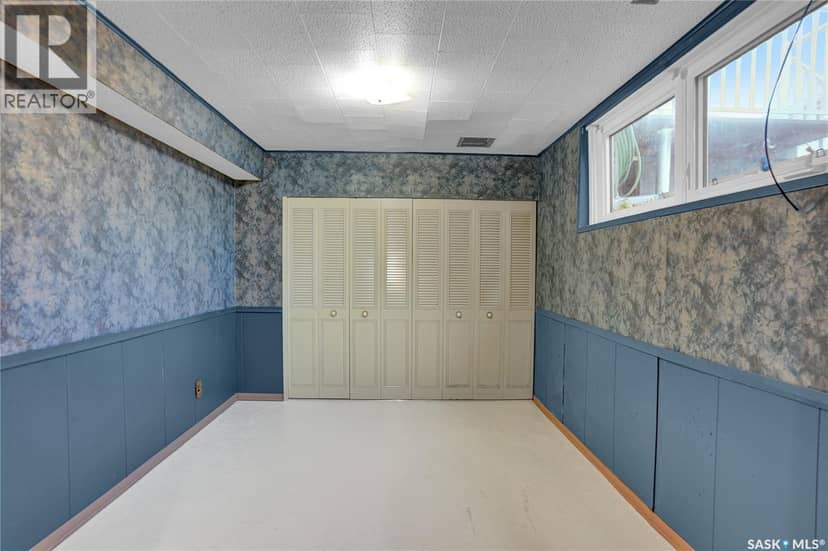 972 Simcoe Street — photo 35 of 40