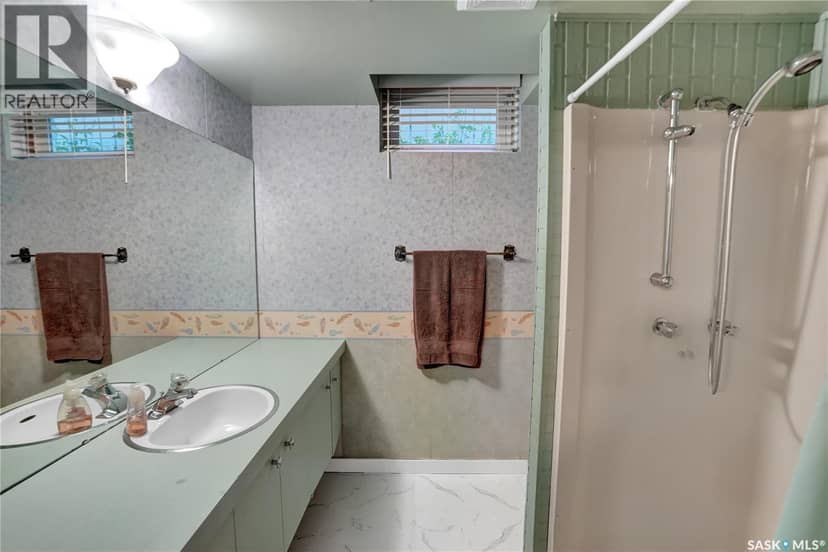 972 Simcoe Street — photo 38 of 40