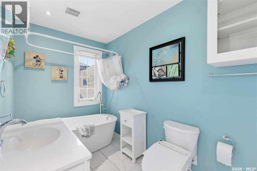 1715 Broadway AVENUE — photo 16 of 35