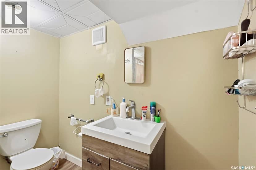 1715 Broadway AVENUE — photo 21 of 35