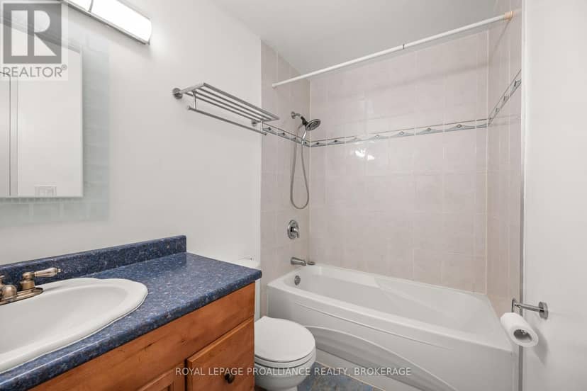 112 - 17 Eldon Hall Place — photo 21 of 34