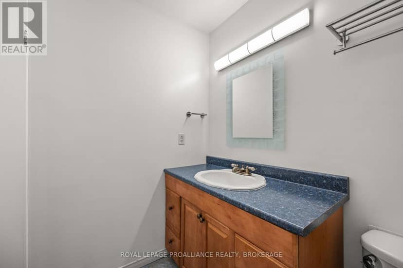 112 - 17 Eldon Hall Place — photo 22 of 34