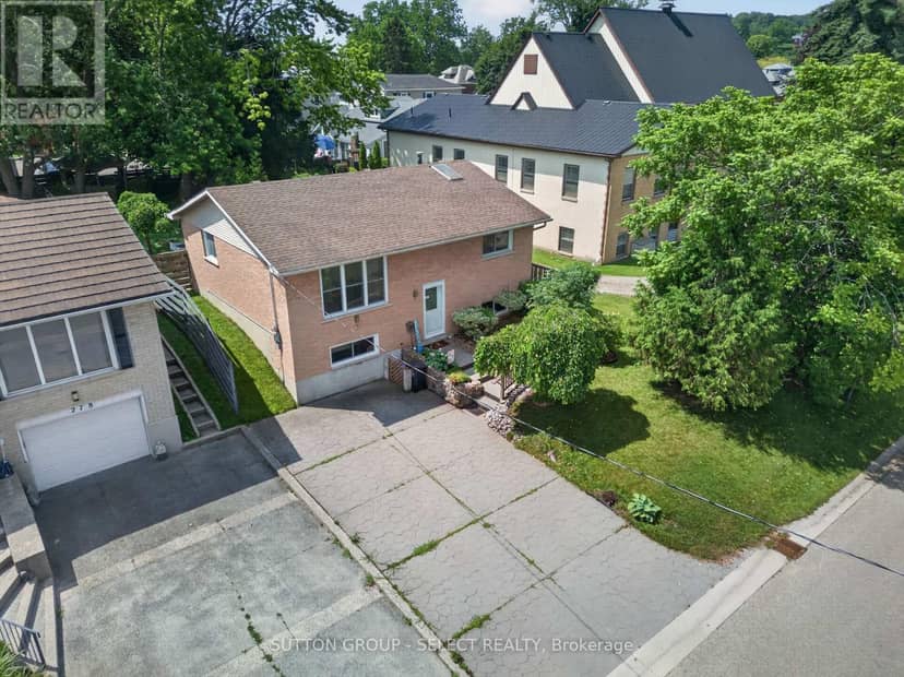 280 Charlotte Street, Central Elgin