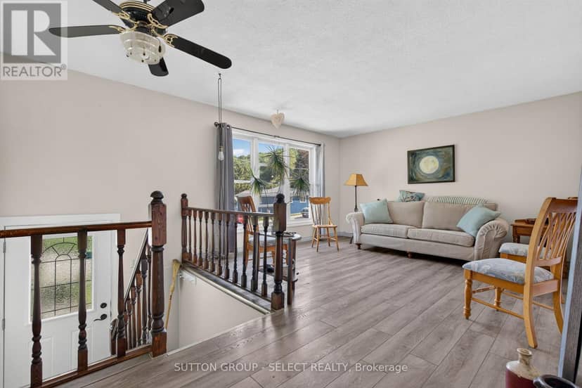 280 Charlotte Street, Central Elgin, photo 2